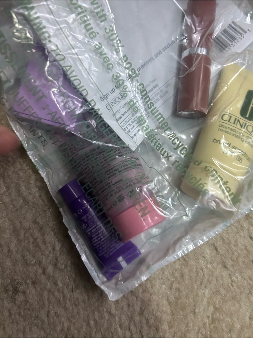 NWT CLINIQUE 5 piece gift set.  GORGEOUS floral bag. - Picture 4 of 16